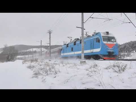 Видео: Снежный поезд