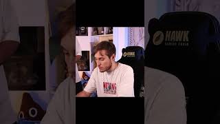 Rraenee Kendisine Gelen Hediyeleri Açıyor