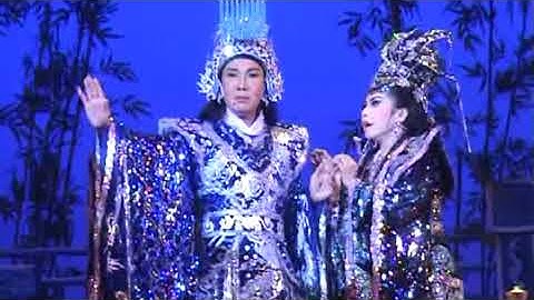 NSƯT Vũ Linh và Bình Tinh diễn vở kinh điển Xử án Phi Giao