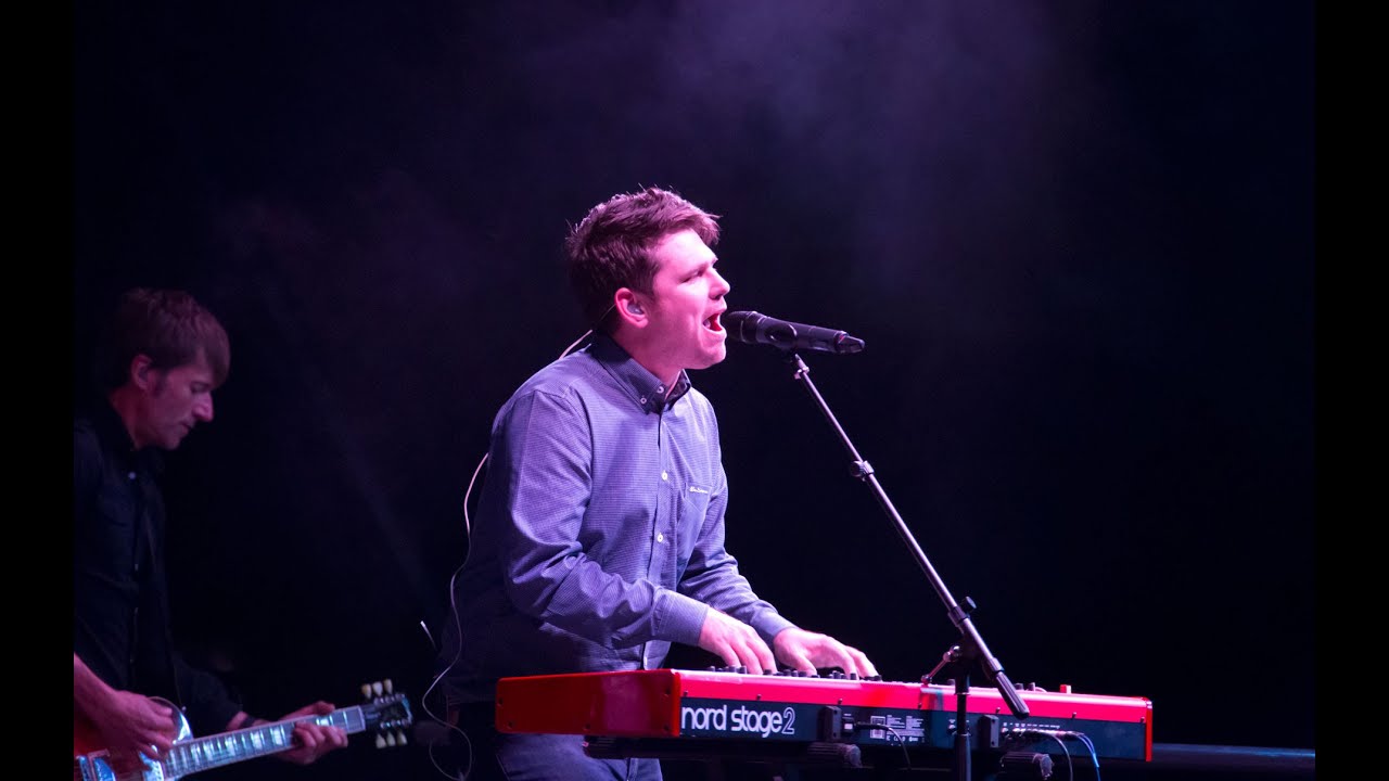 toploader dancing in the moonlight letra Scouting For Girls with 'Elvis Ain't Dead' live from LeeStock 2015