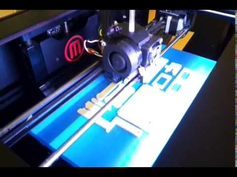 Makerbot 2.0 printing plotclock kit