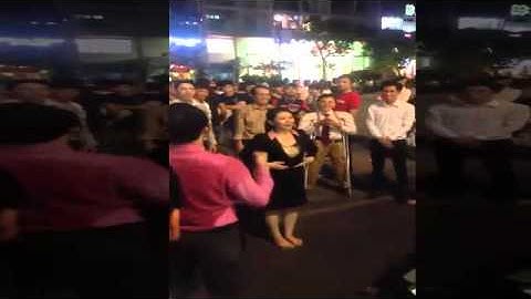 khi đa cấp xuống đường tuyên thệ cho năm mới