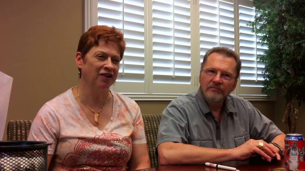 Hollers Team Home Sellers - Wayne & Iris at Closing