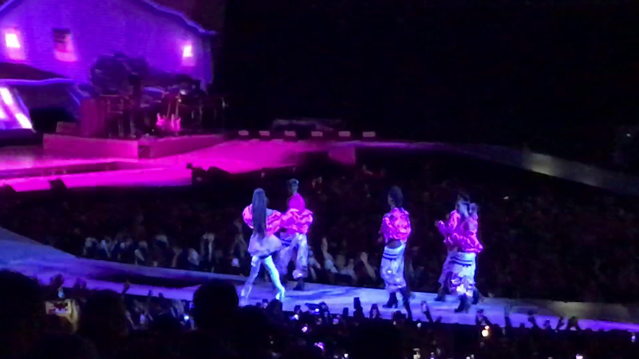 7rings ~ Ariana grande (live) @sportpaleis Antwerpen (Belgium) 30/08/2019