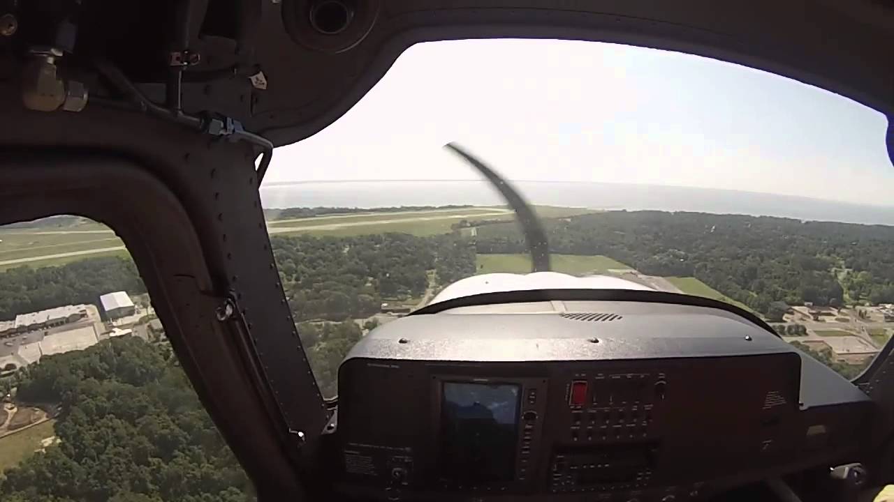 C 162 Simulated Engine Failure in Pattern - YouTube