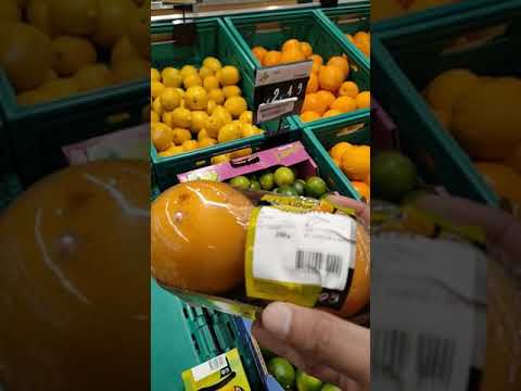 Fruta Latina cara en Europa.