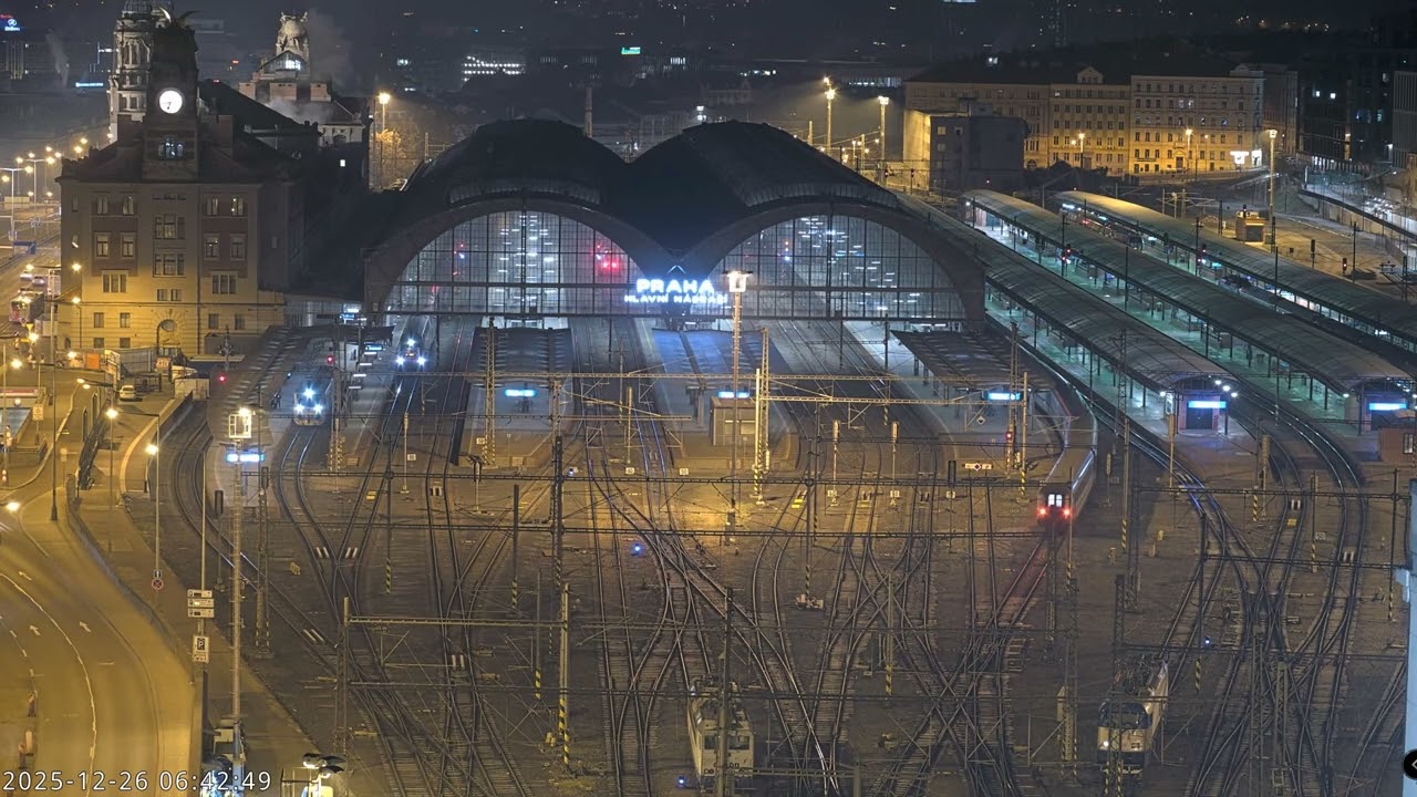 Praha hl. n. 26.12.2025 - porucha trakčního vedení
