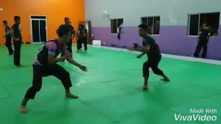 Tehnik guntingan pesilat Malaysia Juferi Jamari