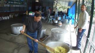 Uttaran Durga Puja 2012 Manash Mazumder Chef preparing lunch.mp4