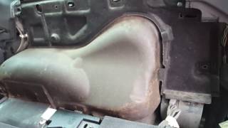 Volvo XC70 2003 fuel door lock quick fix