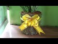 The idea of ​​using plastic bins to make a beautiful wooden vase