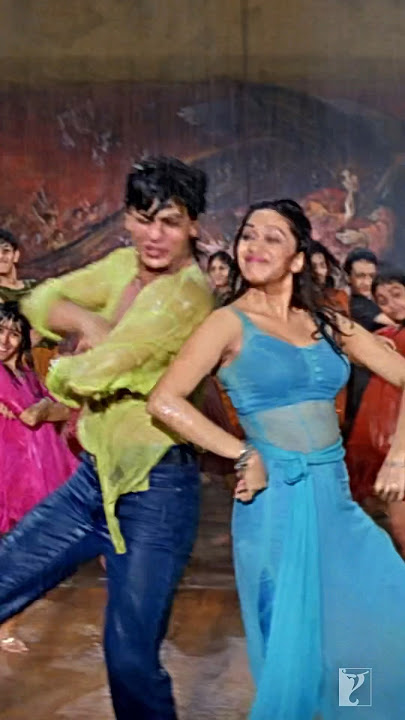 Chak Dum Dum Song #rainysong #shahrukhkha #madhuridixit