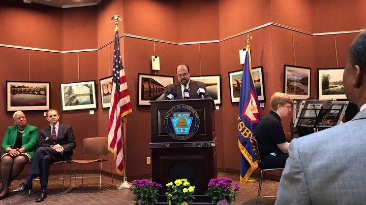 Harrisburg Mayor Eric Papenfuse sworn in for secon...