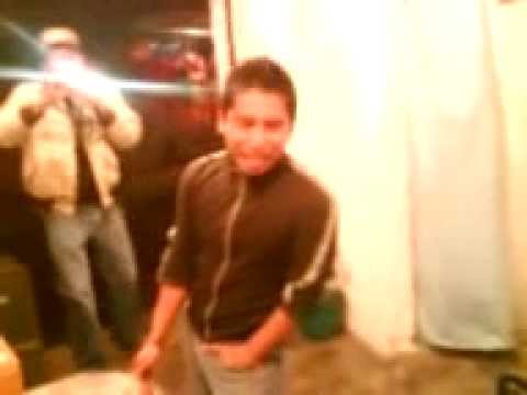 Borracho se rompe la cara