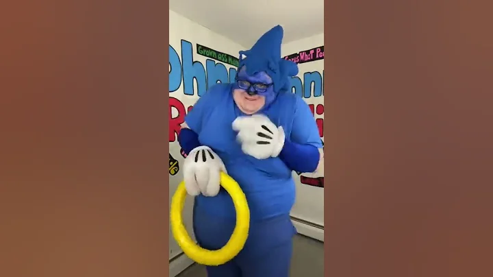 Im an adorable sonic!