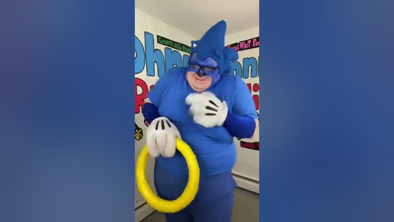 I’m an adorable sonic!
