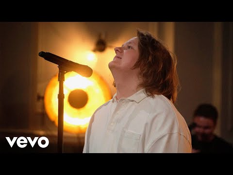 Lewis Capaldi – Everytime (Britney Spears cover) in the Live Lounge – BBCRadio1VEVO