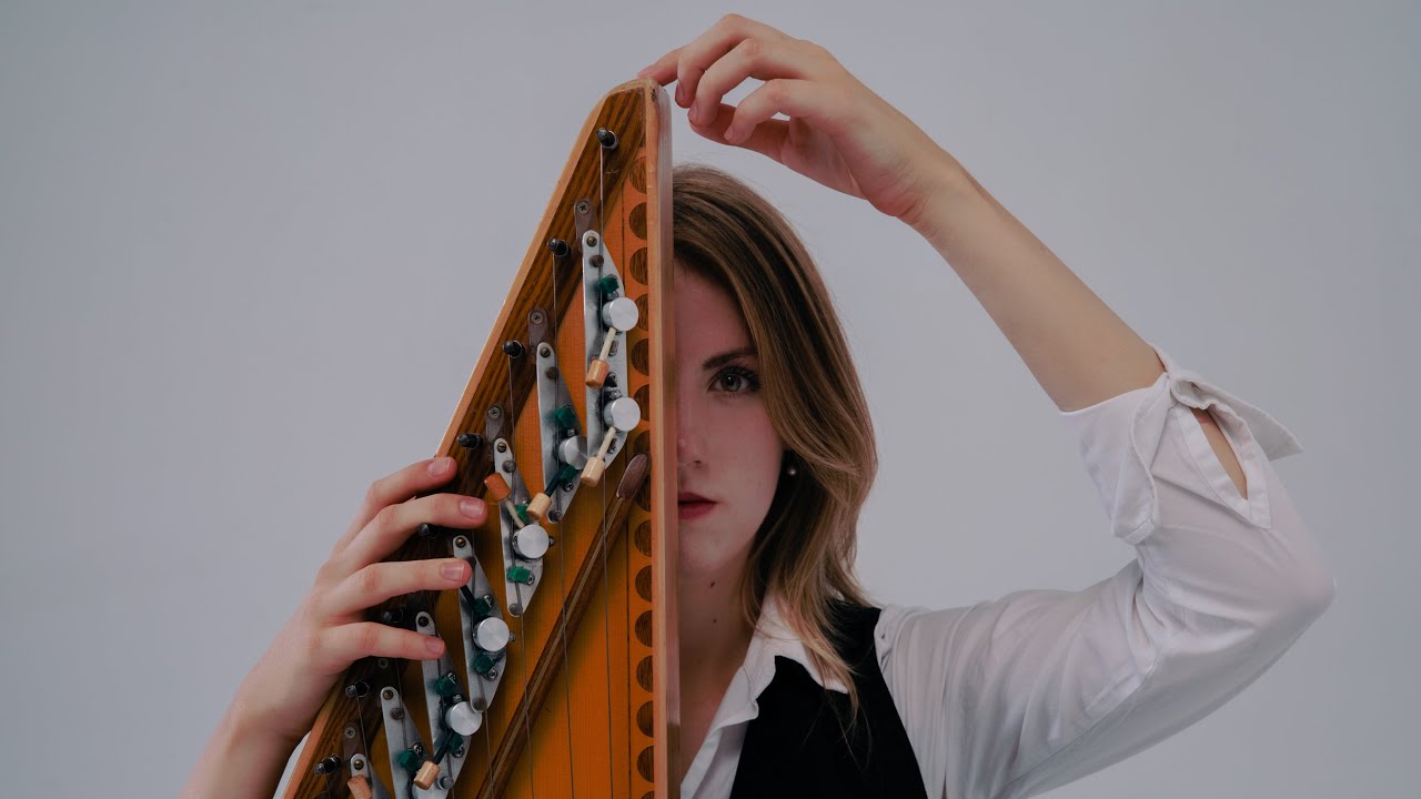 В. Маляров «Бандурист» для гуслей звончатых соло, исп. Анна Яковлева