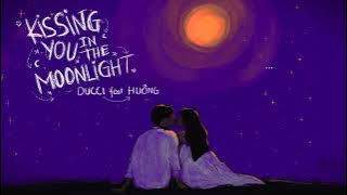 DUCCI, Huông 'Kissing You In The Moonlight' (Lyric Video)