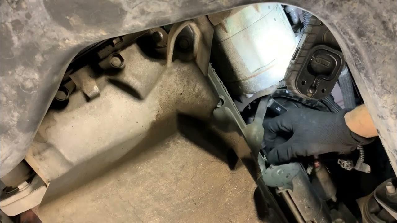 GMC Terrain 2011 2.4 Starter - YouTube