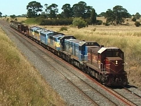 electromotive tec3r CFCLA Ex WCR loco transfer to Bendigo: Australian Trains