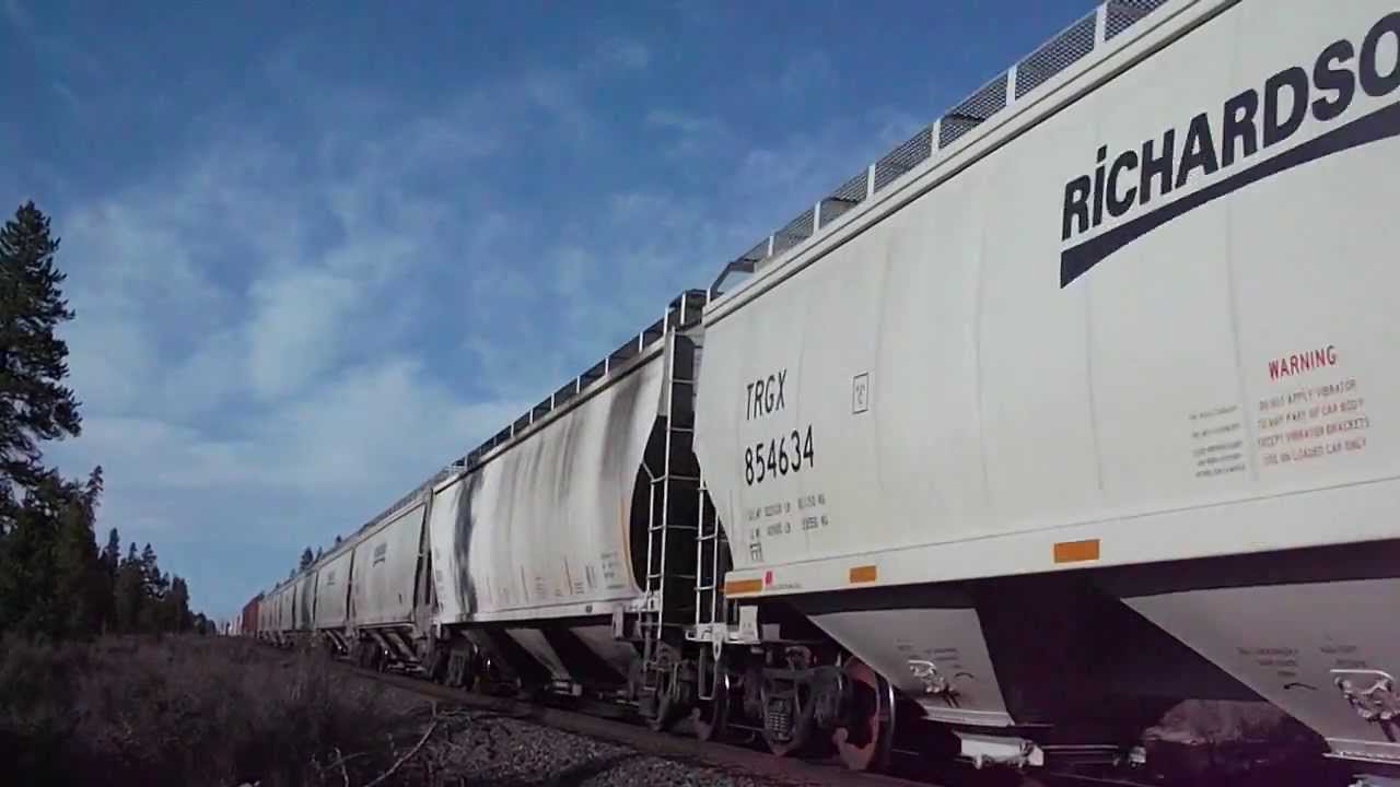 BNSF 7720 SB With CSX 376