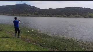 Pesca de carpas en el embalse de santillana (Manzanares del real)