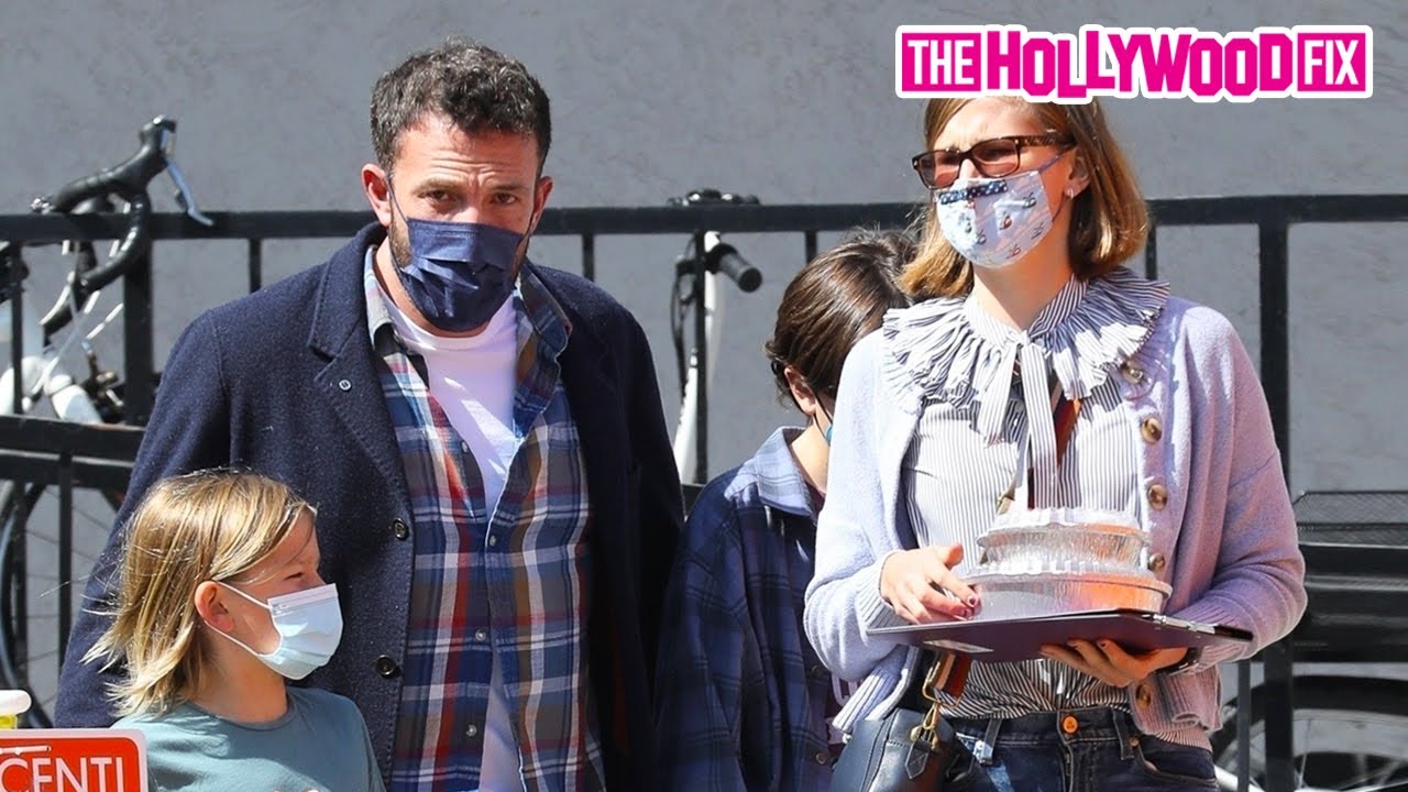 Ben Affleck Lets His Daughter Violet Take The Wheel & Drive While Stepping Out For Lunch Together