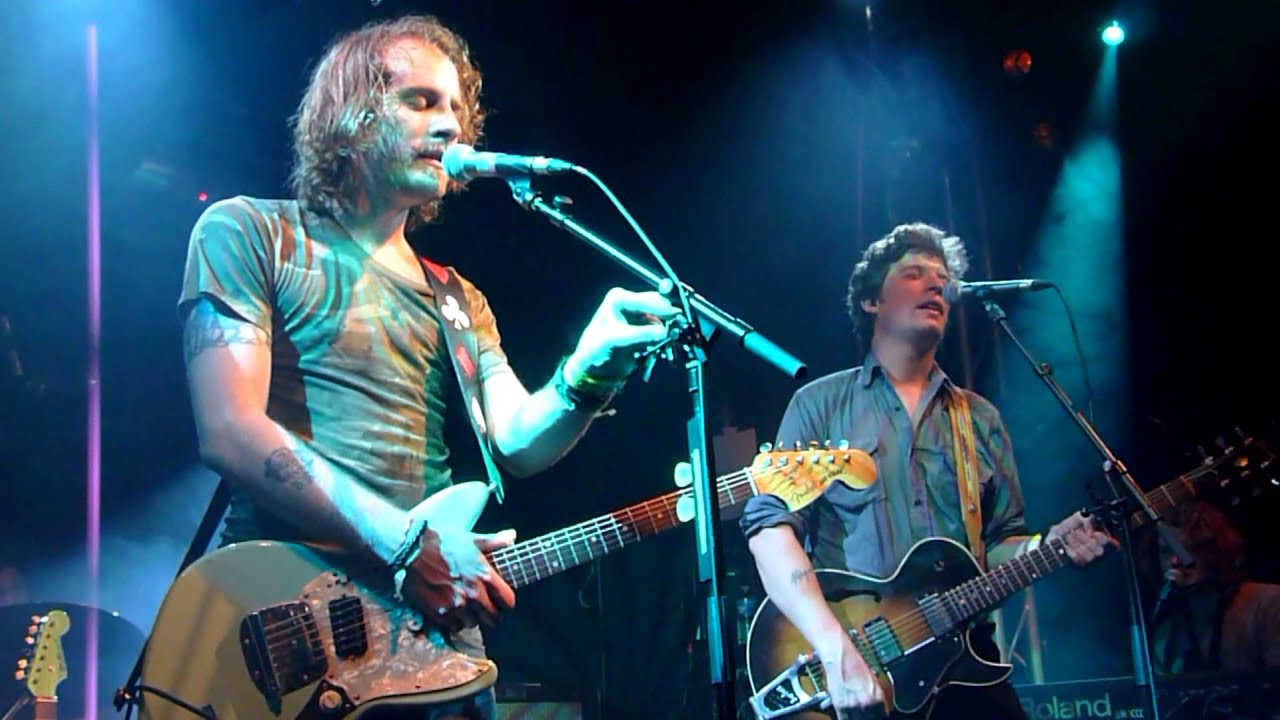 Deer Tick Dirty Dishes and Christ Jesus @ Paris Fleche d'Or 2011
