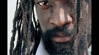 Lucky Dube - It's Not Easy Remix chords