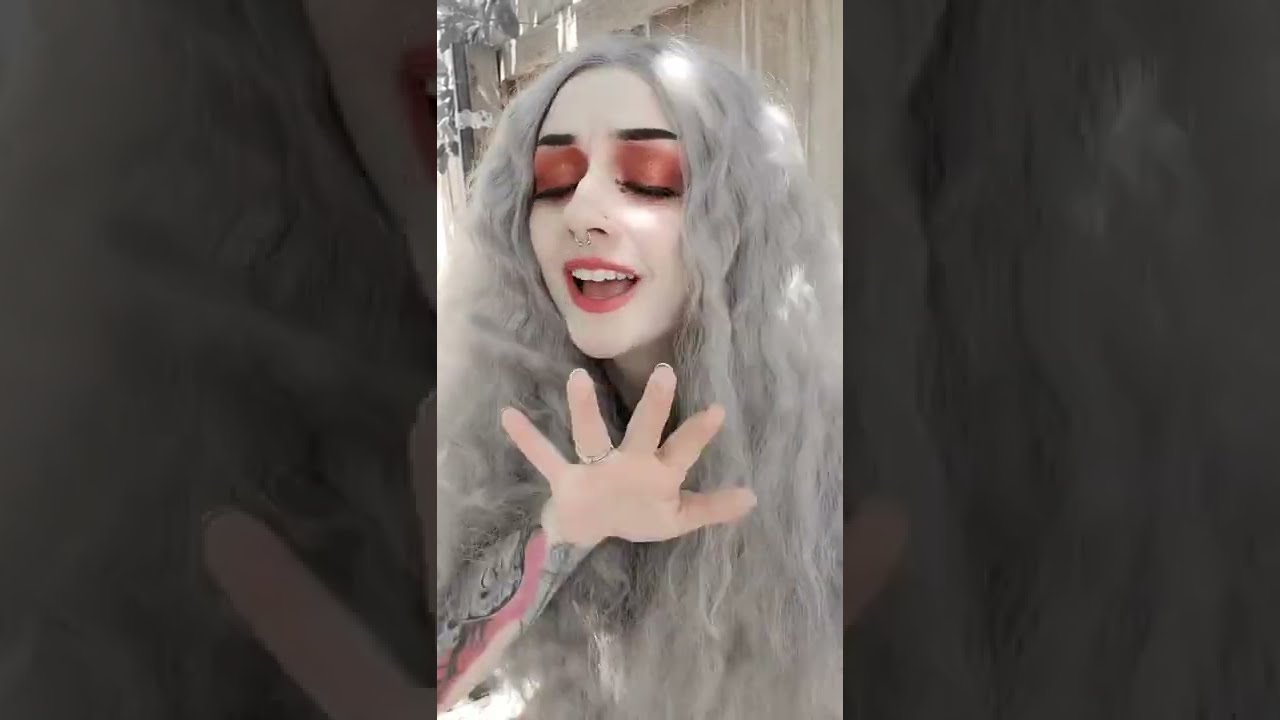 UniWigs Rainy | Light Grey Curly Synthetic Lace Front Wig