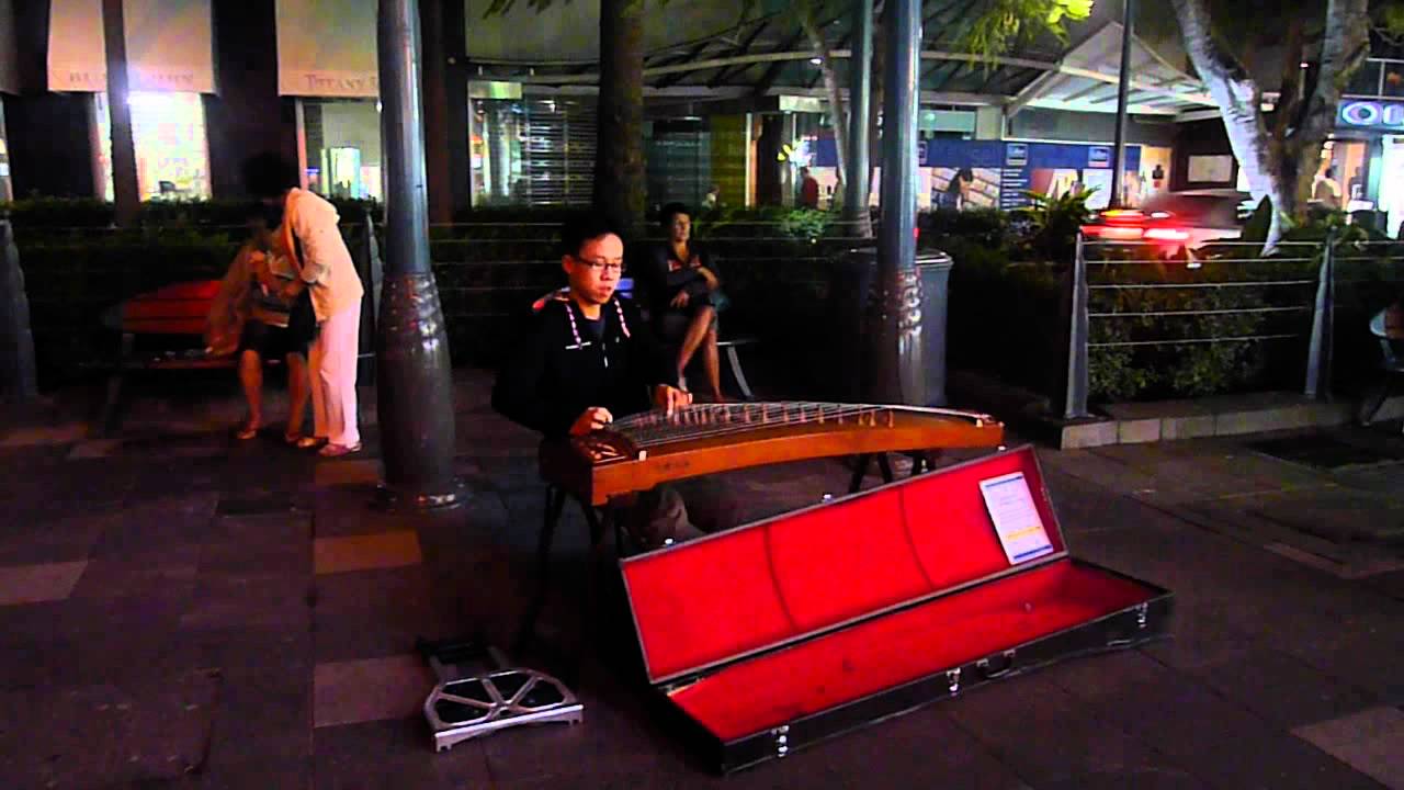 A Chinese Busker at Surfers Paradise, Gold Coast :-)