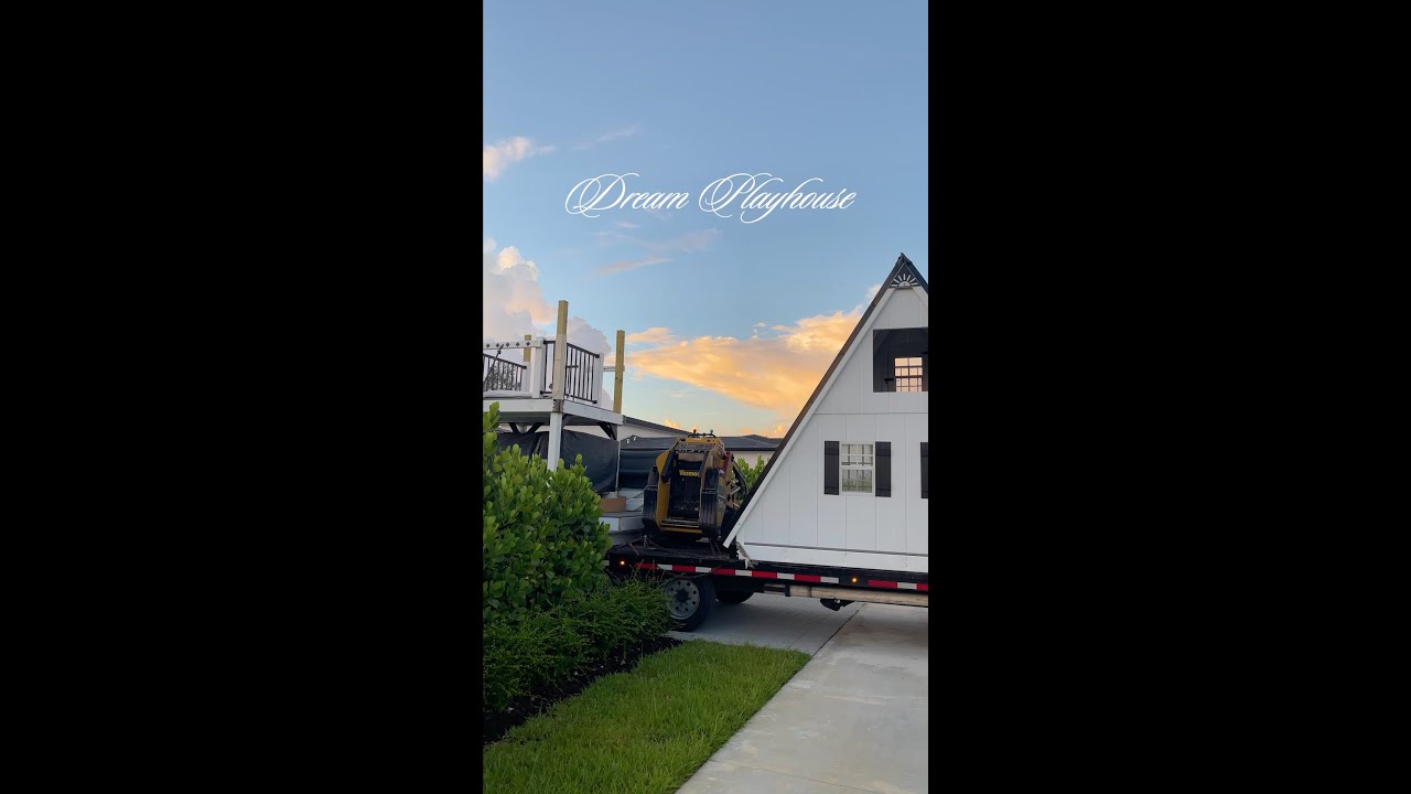 Jessi Malay's Dream King Swings Playhouse