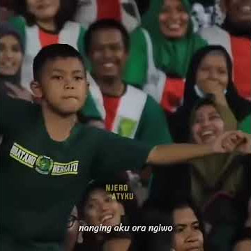 Lucu bgt anak kecil ini jadi tontonan semua tribun persebaya