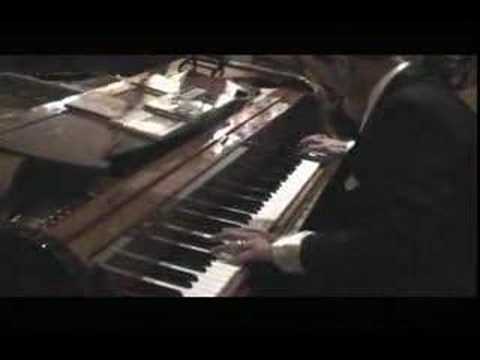 "Autumn Leaves" played by David Osborne at the Bel...