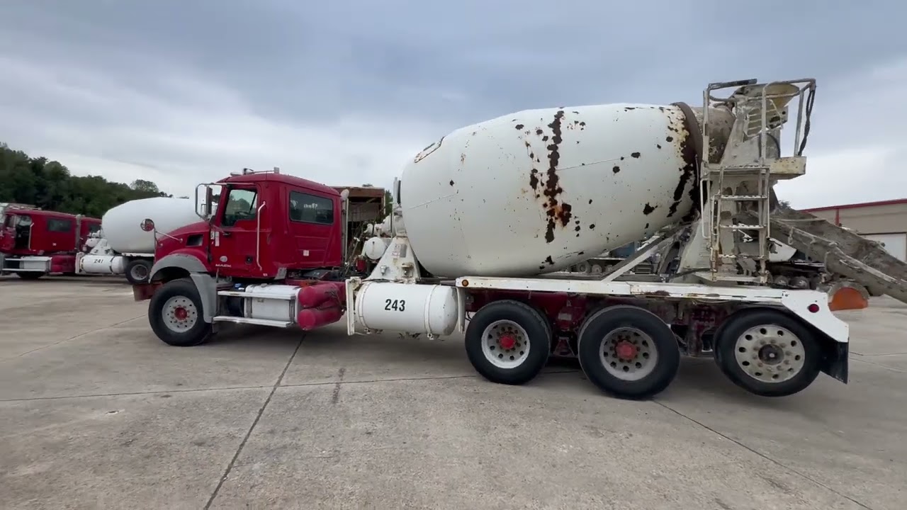 2015 MACK MIXER UNIT TRUCK RD GU813 (RED 243)