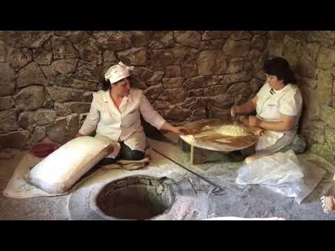 Βίντεο: Τι να τυλίξετε με λεπτό αρμενικό Lavash