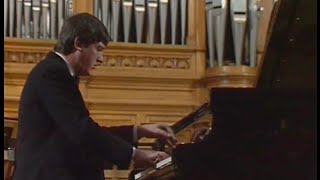 Boris Berezovsky plays Tchaikovsky Piano Concerto no. 1 - video 1990(Boris Berezovsky playing Tchaikovsky's Piano Concerto no. 1, op. 23, with the Moscow Radio SO under Mikhail Pletnev, live in Moscow in 1990, the same year ..., 2015-07-25T10:59:20.000Z)