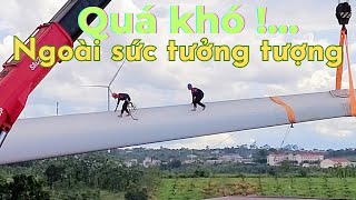 Cận cảnh siêu cần cẩu phải xoay 180 độ khi cõng theo 3 cánh quạt khổng lồ