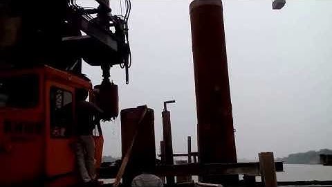 Công tác khoan (Thi công cọc khoan nhồi dưới nước)