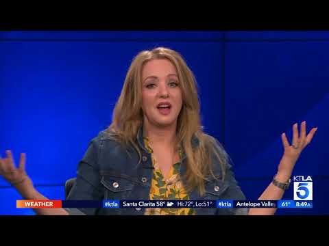 Vídeo: Wendi Mclendon-covey Patrimônio líquido: Wiki, casado, família, casamento, salário, irmãos