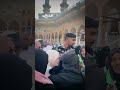 واقعة لافتة داخل الحرم المكي ضبط معتمرة تحاول قص جزء من ستار الكعبة بالمقص