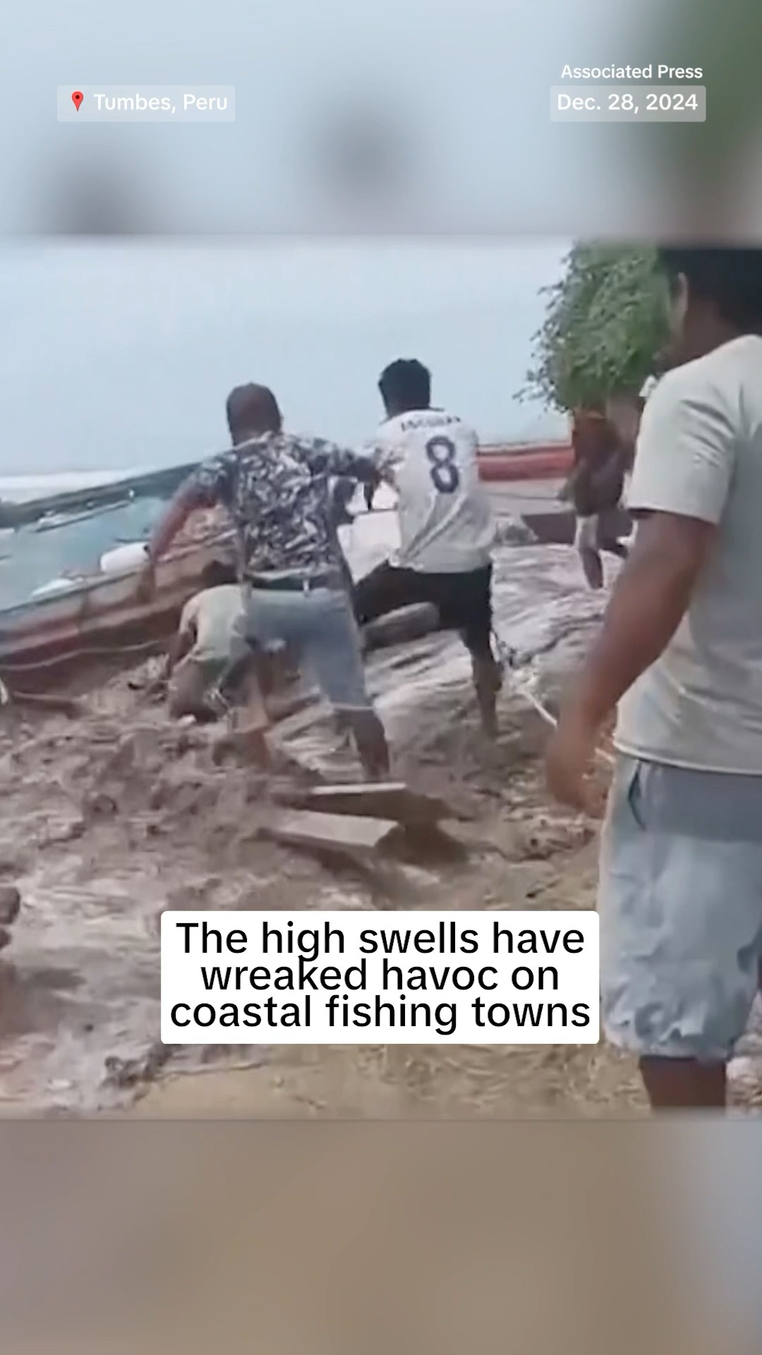 Video shows unusually high waves wreaking havoc on Peru's northern and central coasts.