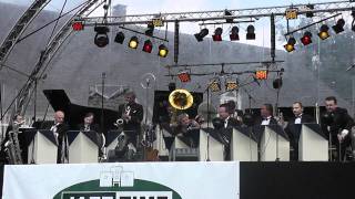 Miniatura del video "Bratislava Hot Serenaders - 'Washington Wobble'"