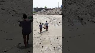 The brave fisherman returned safely, carrying a giant fish, riding the waves with a glorious return