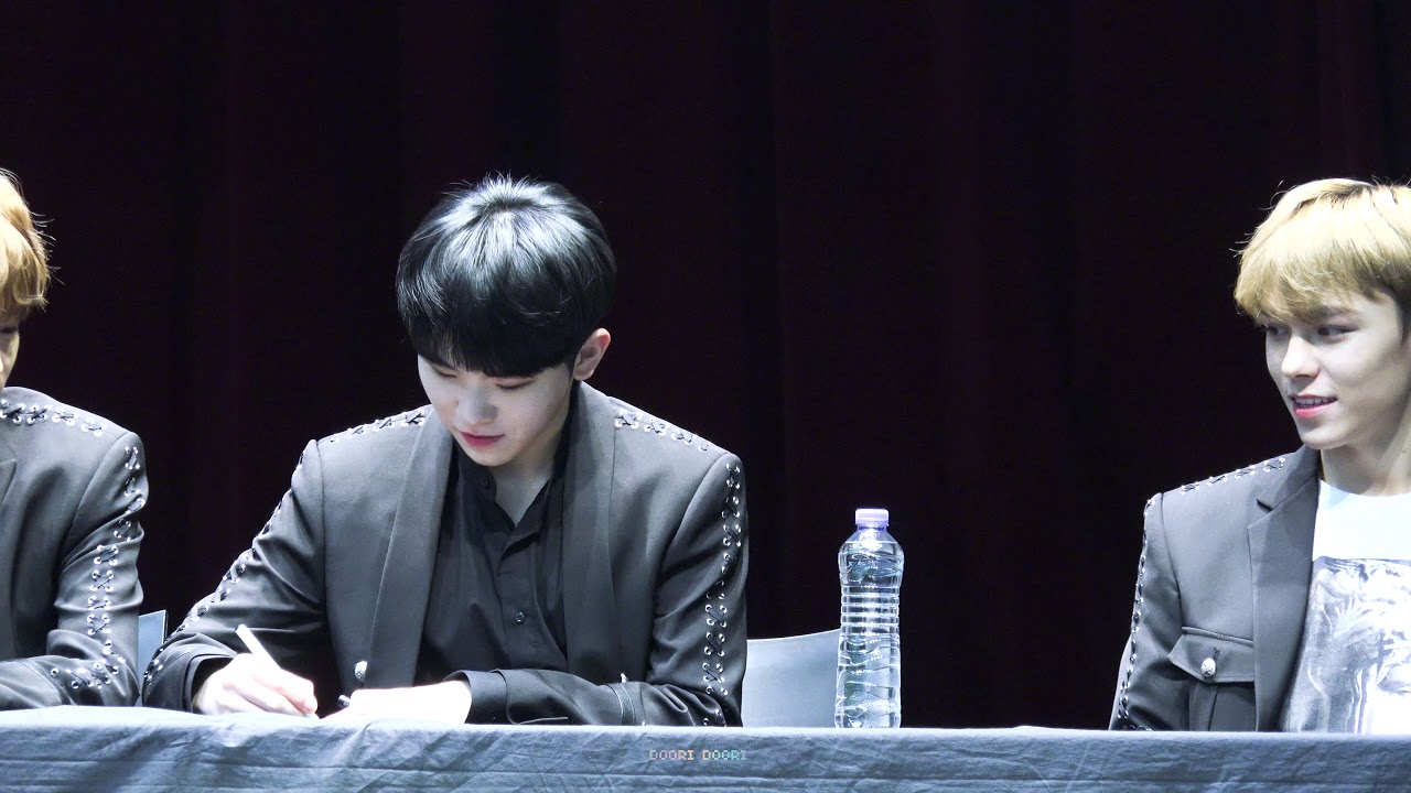 171216 목동 팬사인회 세븐틴 우지WOOZI - 장난치는 귀염둥이cut 4K