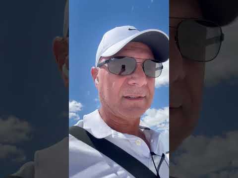 Miniatura do vídeo: You can actually walk across an entire salt pan #bonneville #utah #adventure