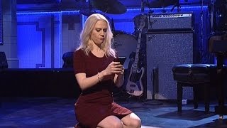 Kate McKinnon mocks Kellyanne Conway's couchgate on SNL