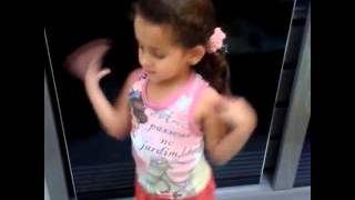 Kelly Dançando A Música Da Anitta Bla Bla Bla