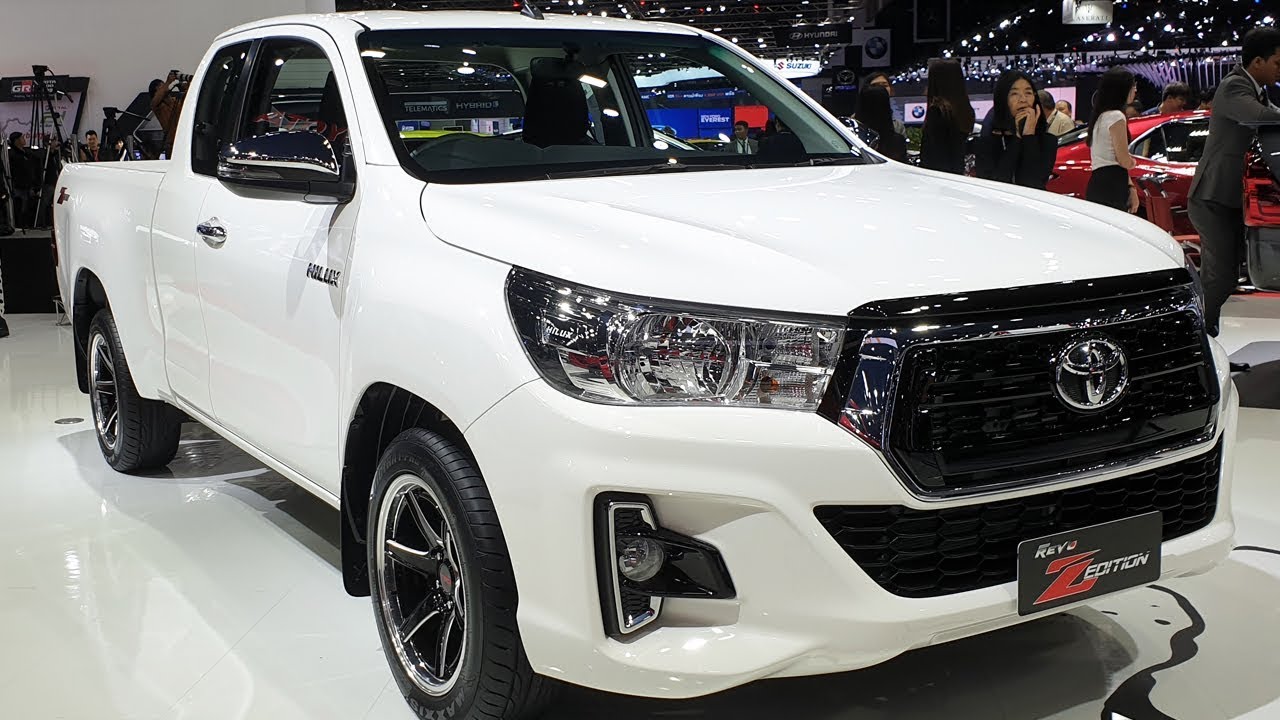 New Toyota Hilux Revo Z Edition Smart Cab 2.4 E MT ราคา 682,000 บาท